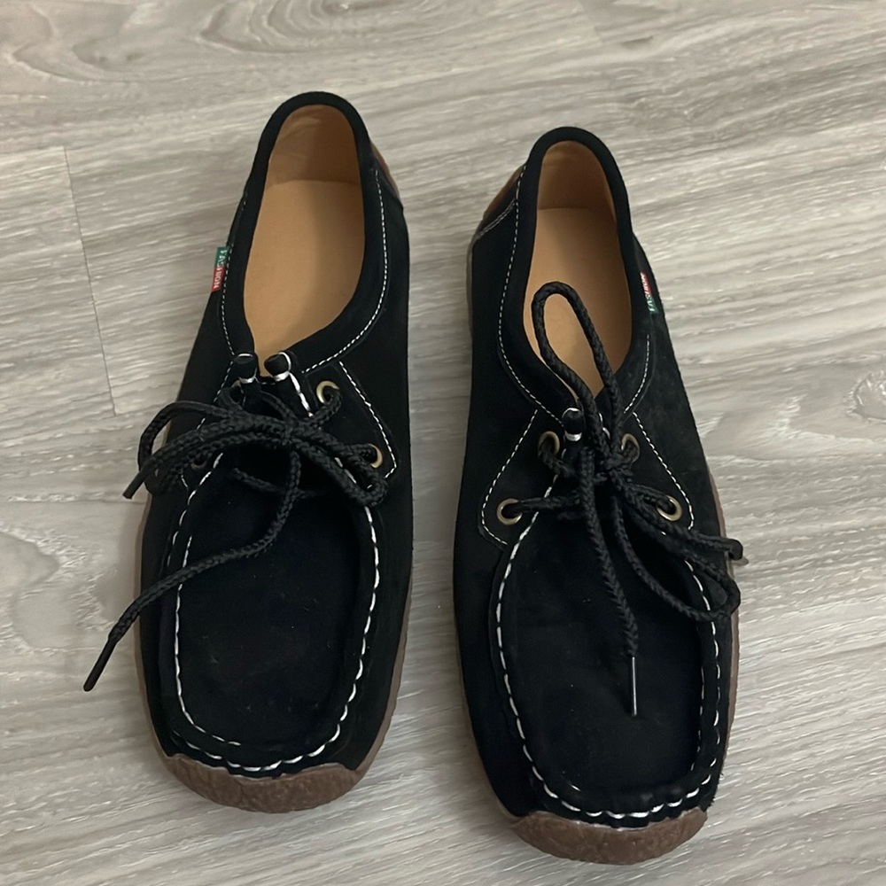 Black casual sneakers.